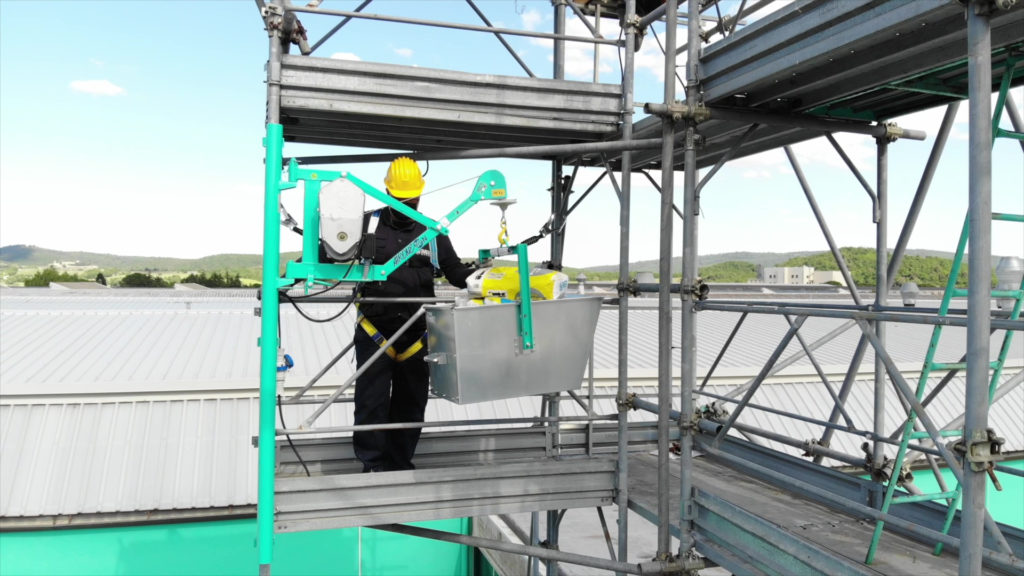 Airone 200 N Wciagarka budowlana Imer Airone 200 N na rusztowanie 1024x576 - Airone 200 N