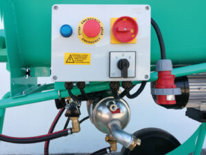 Miszarka przeplywowa Imer Spin 30 sterowanie 1 300x225 - Spin 30 Plus