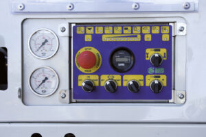 Booster 15 Pompa do betonu torkretnica Imer Booster 15 sterowanie 300x200 - Booster 15