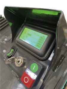 Mini wozidlo elektryczne Imer Taurus 700 konsola 225x300 - Taurus 700 elektryczny